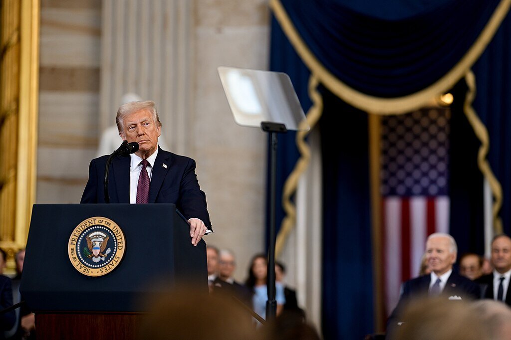 1024px-President_Donald_Trump_delivers_inaugural_address